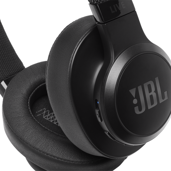 JBL LIVE 500BT - Black - Your Sound, Unplugged - Detailshot 3 image number null